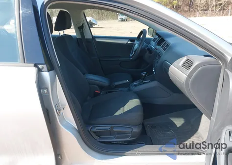 2015 Volkswagen Jetta 1.8T Se z USA, uszkodzony, nr VIN 3VWD17AJXFM252534